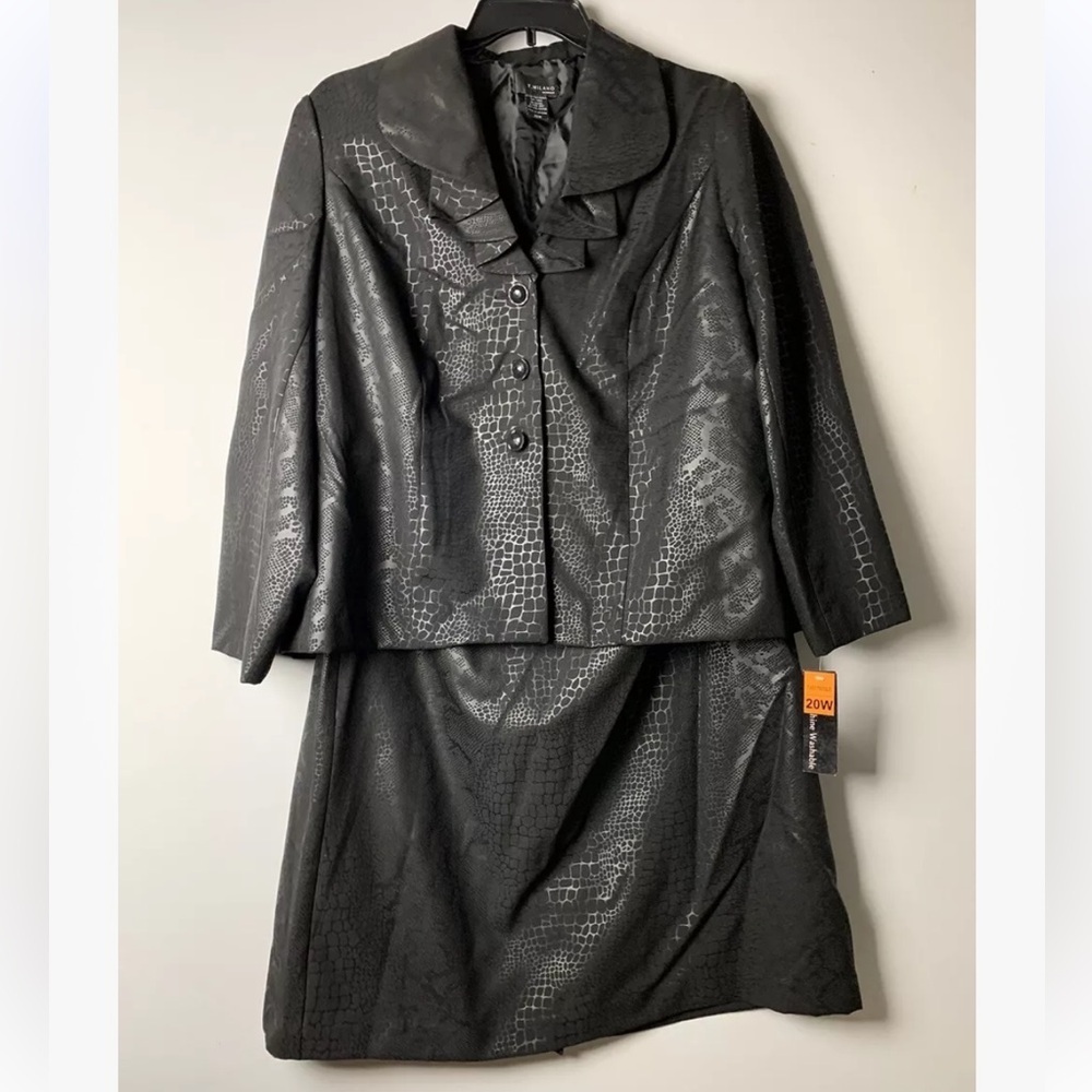 Chic Black Textured Women's Dress Suit